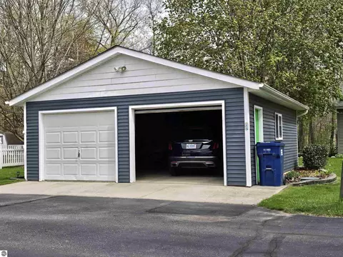 Exterior - 411 Yoder Ln, Vestaburg, MI 48891 photo 5 of 8