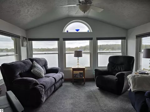 Living - 411 Yoder Ln, Vestaburg, MI 48891 photo 2 of 4