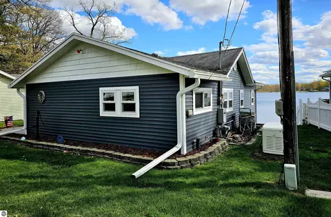Exterior - 411 Yoder Ln, Vestaburg, MI 48891 photo 3 of 8