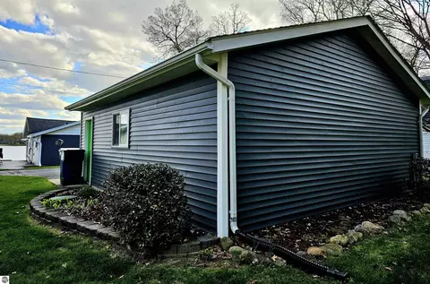 Exterior - 411 Yoder Ln, Vestaburg, MI 48891 photo 6 of 8