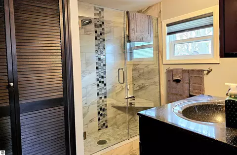 Bath - 411 Yoder Ln, Vestaburg, MI 48891 photo 1 of 2