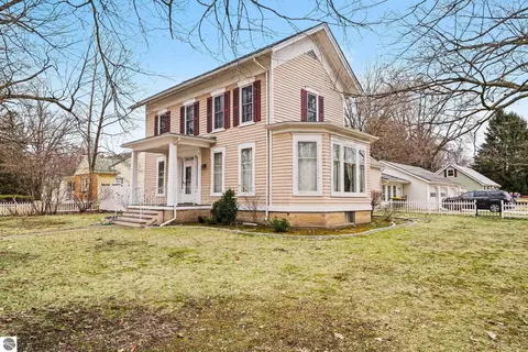 404 E Saginaw St, Saint Louis, MI 48880