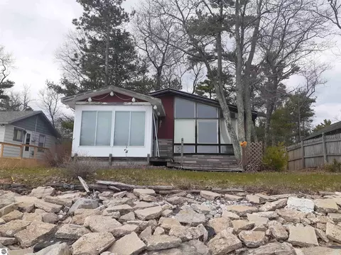 2656 Us-23 N, Oscoda, MI 48750