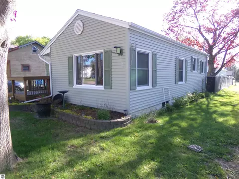 Exterior - 126 N Ithaca St, Ithaca, MI 48847 photo 7 of 12