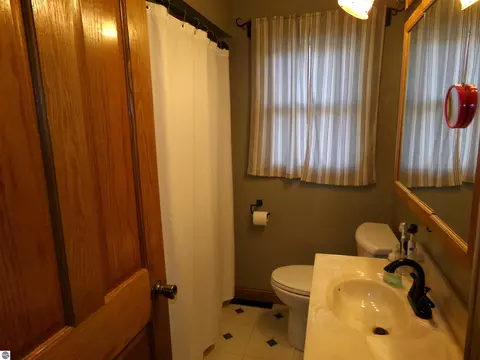 Bath - 126 N Ithaca St, Ithaca, MI 48847 photo 1 of 1
