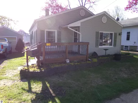 126 N Ithaca St, Ithaca, MI 48847