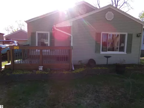 Exterior - 126 N Ithaca St, Ithaca, MI 48847 photo 6 of 12