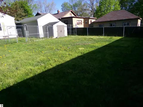 Exterior - 126 N Ithaca St, Ithaca, MI 48847 photo 9 of 12