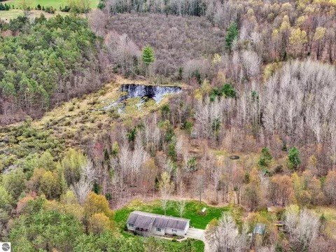 View/Area - 712 E 38 Rd, Cadillac, MI 49601 photo 8 of 12