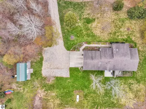 View/Area - 712 E 38 Rd, Cadillac, MI 49601 photo 10 of 12