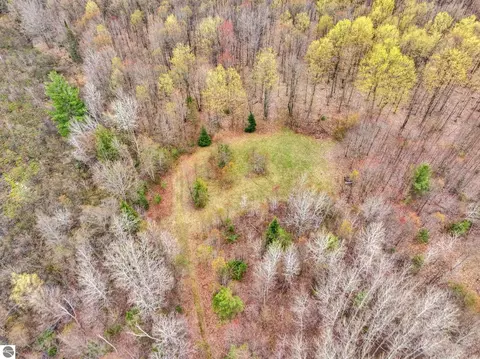 View/Area - 712 E 38 Rd, Cadillac, MI 49601 photo 11 of 12