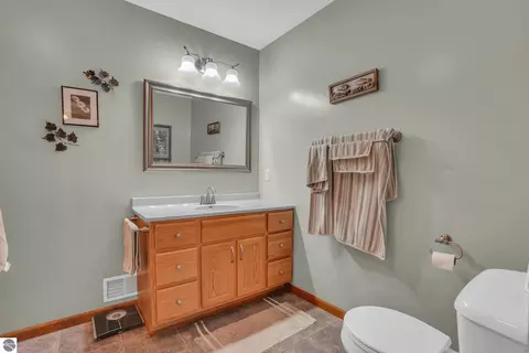Bath - 712 E 38 Rd, Cadillac, MI 49601 photo 3 of 3