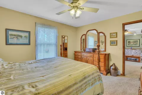 Bedroom - 712 E 38 Rd, Cadillac, MI 49601 photo 4 of 7