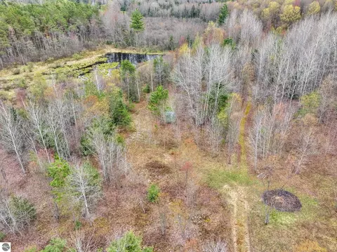 View/Area - 712 E 38 Rd, Cadillac, MI 49601 photo 7 of 12