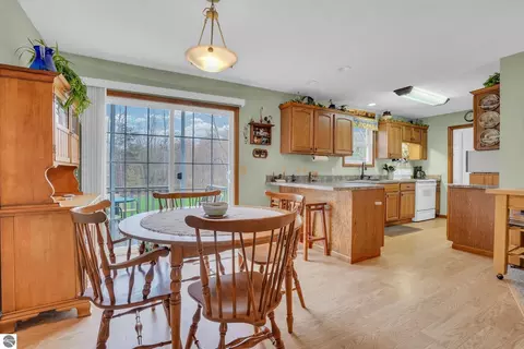 Dining - 712 E 38 Rd, Cadillac, MI 49601 photo 1 of 3