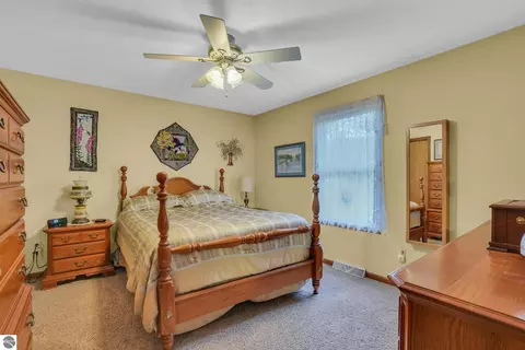 Bedroom - 712 E 38 Rd, Cadillac, MI 49601 photo 2 of 7