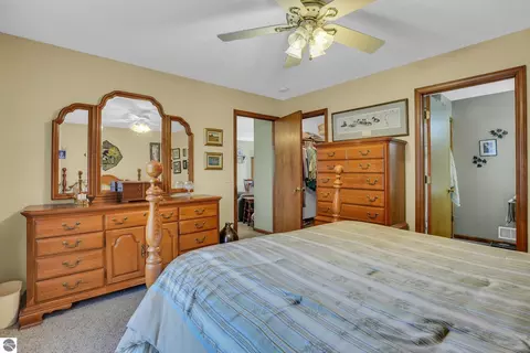 Bedroom - 712 E 38 Rd, Cadillac, MI 49601 photo 3 of 7
