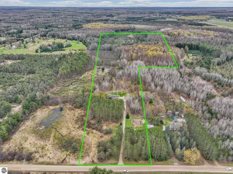 View/Area - 712 E 38 Rd, Cadillac, MI 49601 photo 1 of 12