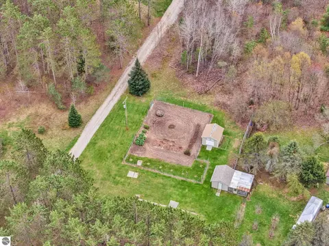 View/Area - 712 E 38 Rd, Cadillac, MI 49601 photo 9 of 12