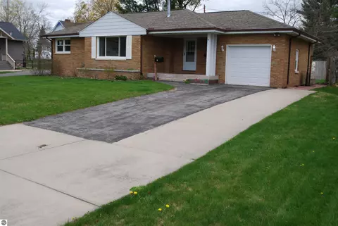 170 N 2nd St, West Branch, MI 48661