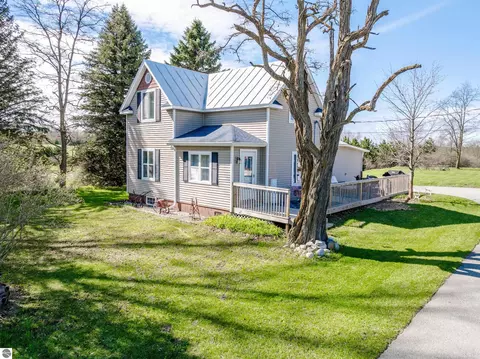 3105 Supply Rd, Traverse City, MI 49696
