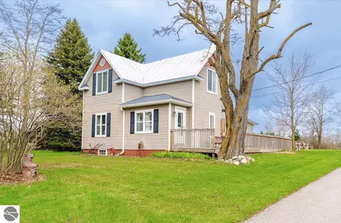 3105 Supply Rd, Traverse City, MI 49696