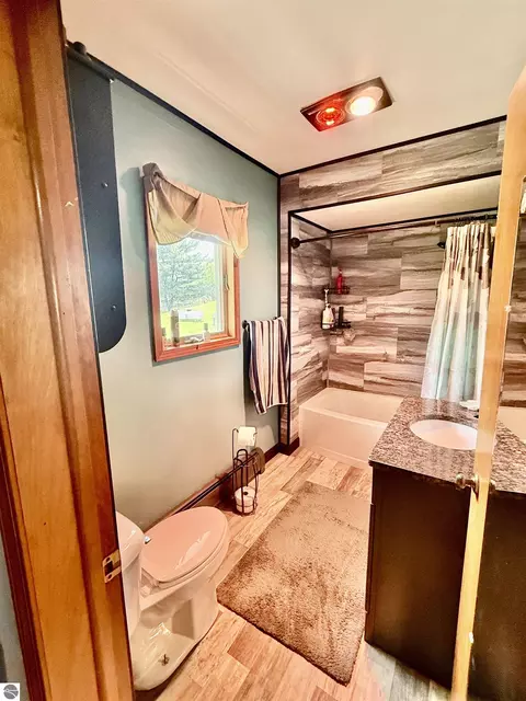 Bath - 742 E Van Buren Rd, Alma, MI 48801 photo 1 of 5