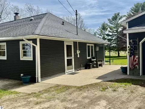 Exterior - 742 E Van Buren Rd, Alma, MI 48801 photo 2 of 8