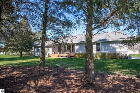 888 Clyde Lee, Traverse City, MI 49696