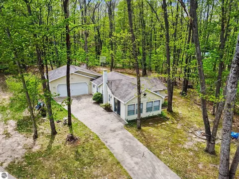 742 Bungo Lake Rd, Harrison, MI 48625