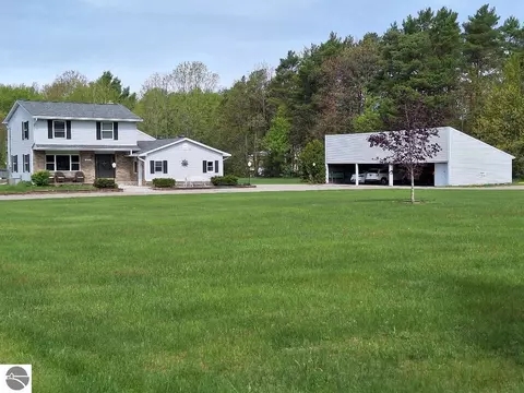 9270 S M-37, Buckley, MI 49620