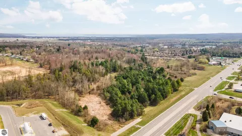 2051 N Garfield Rd, Traverse City, MI 49686