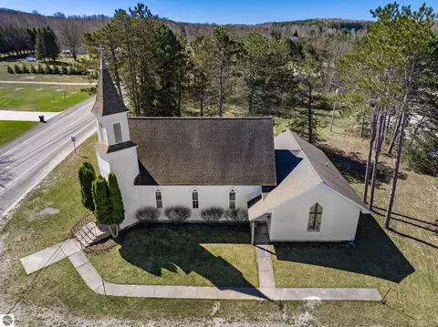 89 W Church St, Maple City, MI 49664