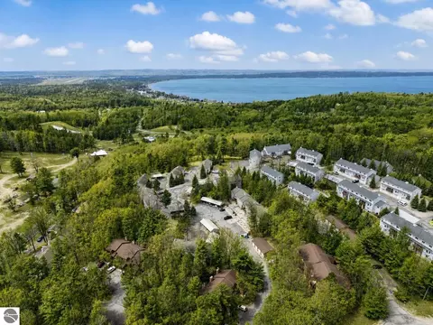 3975 Sherwood Frst #21, Traverse City, MI 49686