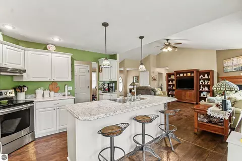 Kitchen - 513 Westwind Ln, Ithaca, MI 48847 photo 1 of 2