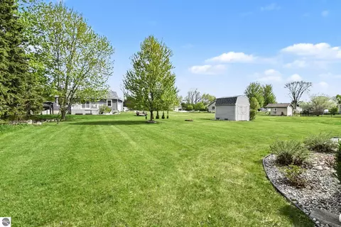 Exterior - 513 Westwind Ln, Ithaca, MI 48847 photo 5 of 5
