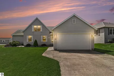 Exterior - 6628 Spinnaker Dr, Crystal, MI 48818 photo 2 of 4
