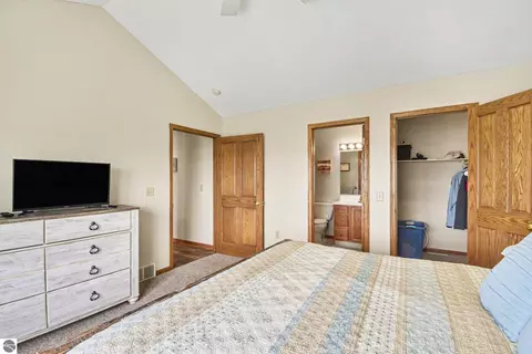 Bedroom - 6628 Spinnaker Dr, Crystal, MI 48818 photo 4 of 5