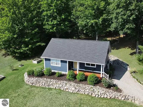 8350 E Horn Rd, Lake Leelanau, MI 49653