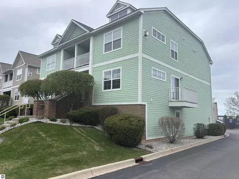 707 E State St #D, Traverse City, MI 49686