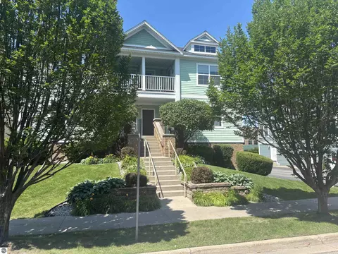 707 E State St #D, Traverse City, MI 49686
