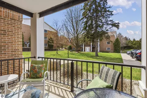 515 Georgetown Dr #51, Traverse City, MI 49684