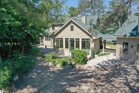 8431 Drake Ln, Williamsburg, MI 49690