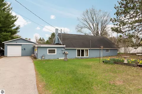 5257 Vance Rd, Grawn, MI 49637