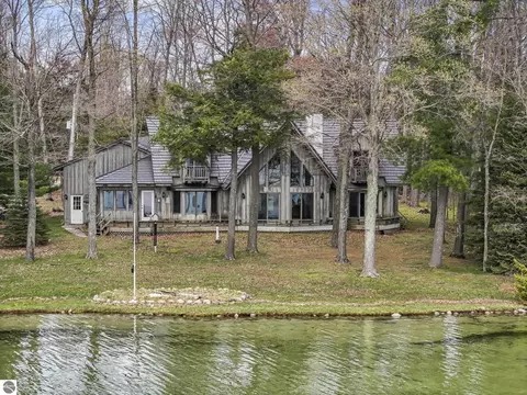 45 W Traverse Lake Rd, Maple City, MI 49664