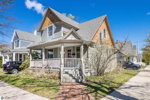 402 W Seventh, Traverse City, MI 49684