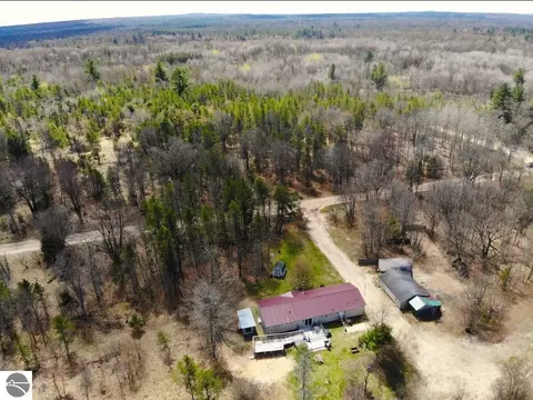 984 W Rose Meadow Dr, Luther, MI 49656