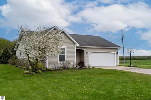 557 S Lincoln Rd, Mount Pleasant, MI 48858