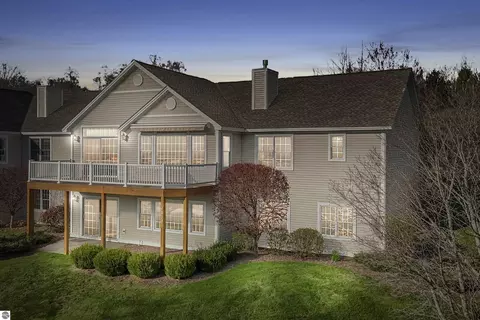 3027 Crown Ridge Dr, Traverse City, MI 49685