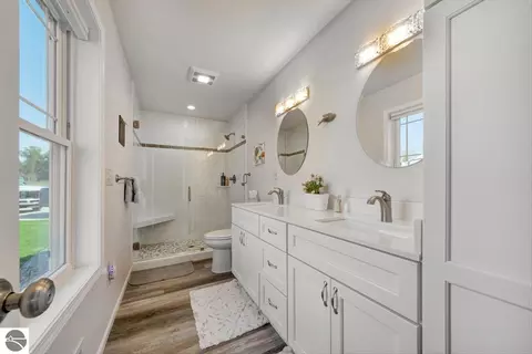 Bath - 1693 Manchester Way, Gladwin, MI 48624 photo 1 of 5
